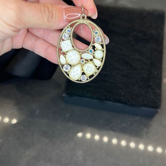 Fashion Jewelry Bundle-Earrings  - Picture 9 of 15